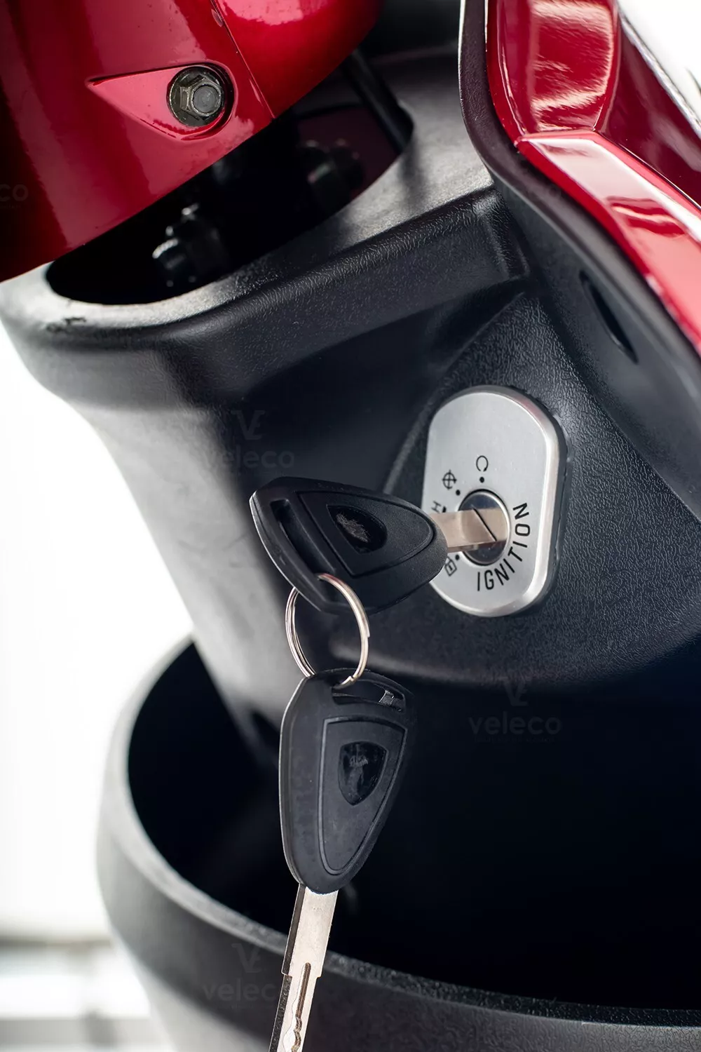 Veleco ZT15 Three-Wheel Mobility Scooter (900 W) - Image 11