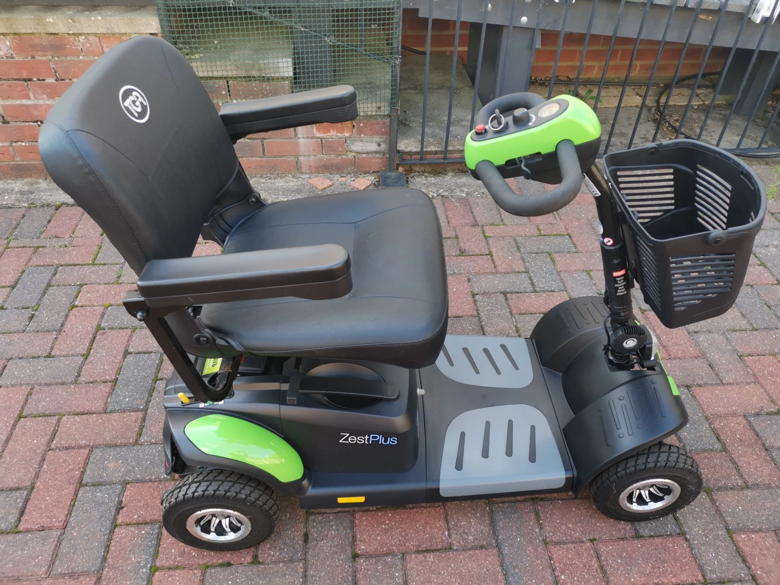 TGA Zest Plus Car Boot Portable Mobility Scooter with Suspension & Charger: