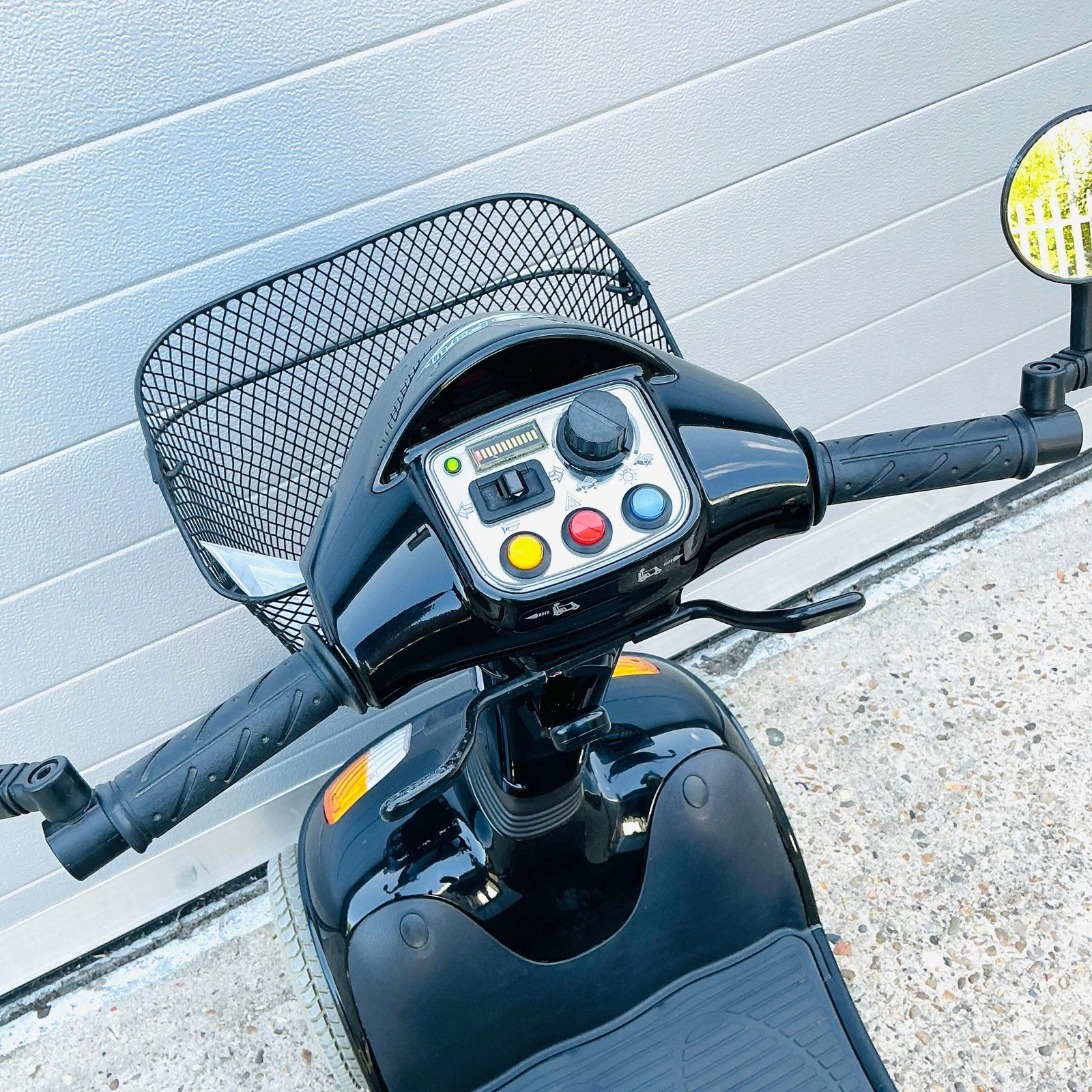 Kymco Super 6 Medium All-Terrain 6 mph Mobility Scooter – Rugged Comfort with Warranty - Image 9